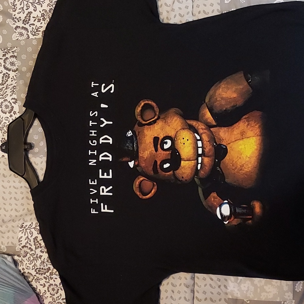 Girls M Five Nights at Freddy's tshirt